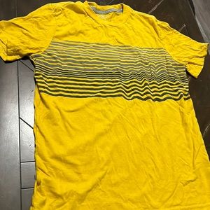 Tee shirt